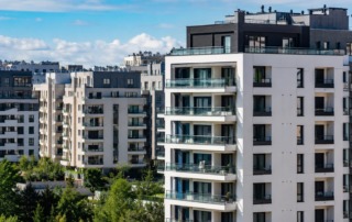 Edificios de viviendas en España, donde sube el precio de la vivienda de segunda mano